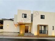 CASA EN VENTA EN PUNTA ESMERALDA CORREGIDORA, EN ESQUINA...