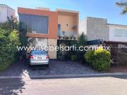 CASA EN VENTA EN PUNTA JURIQUILLA D631