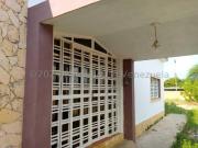 Casa en Venta en Punto Fijo Falcón 207 m2. 5 hab