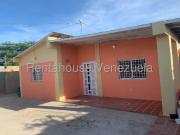 Casa en Venta en Punto Fijo Falcón 214 m2. 4 hab