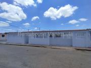 Casa en Venta en Punto Fijo Falcón 315 m2. 3 hab