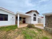 Casa en Venta en Punto Fijo Falcón 350 m2. 4 hab