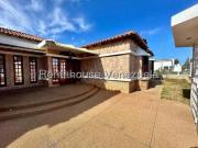 Casa en Venta en Punto Fijo Falcón 930 m2. 4 hab