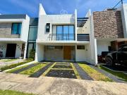 CASA EN VENTA EN PUNTO SUR, TLAJOMULCO DE ZUÑIGA