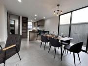 Casa en venta en Queretaro con recamara en planta baja,...