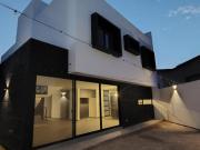 Casa en VENTA en Querétaro con Roof Garden y Gran Jardín...