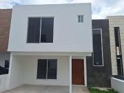 Casa en venta en Querétaro en zona de Juriquilla 120 mts...