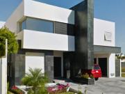 Casa en venta en Fraccionamiento Cumbres del Lago,...