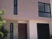 Casa en Venta en Quer?taro, Modelo Barcelona con...