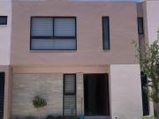 Casa en Venta en Virrey de Cataluña IV, Querétaro –...