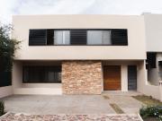 CASA EN VENTA EN QUERETARO, QRO. FRACCIONAMIENTO PRIVADO