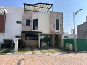 Casa en Venta en Quinta Real, Pachuca – Amplia,...
