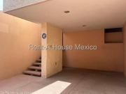 Casa en venta con 3 recámaras en Quintas del Marqués...