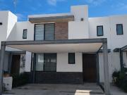 CASA EN RENTA EN RANCHO SANTA MONICA