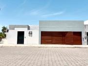 CASA EN VENTA EN RAQUET CLUB