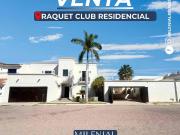 Casa en venta en Raquet Club, a un costado del Consulado...