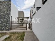 CASA EN VENTA EN REAL DE JURIQUILLA