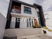 CASA EN VENTA EN REAL DE JURIQUILLA