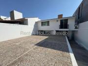 Casa en venta en Juriquilla| Jardin amplio y 4...