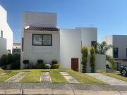 CASA EN VENTA EN REAL ESMERALDA