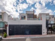 CASA EN VENTA EN REAL JURIQUILLA QUERETARO