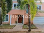 CASA EN VENTA EN RESIDENCIAL AL NORTE DE MÉRIDA