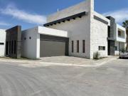 Casa en Venta en Residencial Alpes, Torreón, Coahuila de...