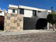 Casa en venta en Residencial Arcos de Zavaleta, Puebla,...