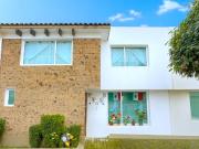 CASA EN VENTA EN RESIDENCIAL BOSQUE DE LAS FUENTES,...