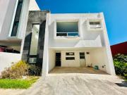 CASA EN VENTA EN RESIDENCIAL BRITANIA