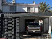 CASA EN VENTA EN RESIDENCIAL CUMBRES CON ALBERCA