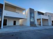 CASA EN VENTA EN RESIDENCIAL DE 27 LOTES