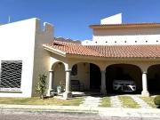 CASA EN VENTA EN RESIDENCIAL EL CAMPANARIO