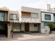 CASA EN VENTA EN RESIDENCIAL EL REFUGIO
