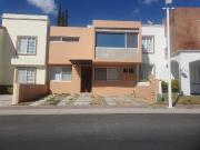 CASA EN VENTA EN RESIDENCIAL EL REFUGIO – ¡OPORTUNIDAD!