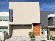 Increible Casa con Roof Garden y Gran Diseño en...