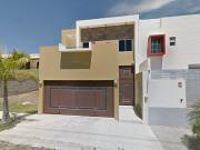 CASA EN VENTA EN RESIDENCIAL ESMERALDA COLIMA DE REMATE...