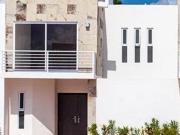 CASA EN VENTA EN RESIDENCIAL IZAMAL CANCÚN