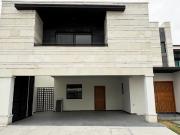 Casa en VENTA en Residencial La Escondida