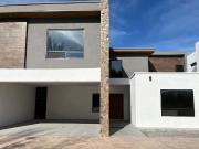 Casa en VENTA en Residencial La Joya