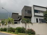 CASA EN VENTA EN RESIDENCIAL LAS CUMBRES, BOSQUE DE LAS...