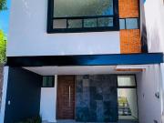Casa En Venta En Residencial Lucendi Cerca De Plaza San...