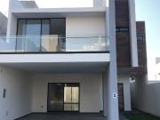 CASA EN VENTA EN RESIDENCIAL PALMIRA