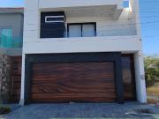 CASA EN VENTA EN RESIDENCIAL PASEOS DEL VALLE EN...