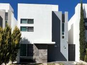 Casa en Venta en Residencial Pontevedra Paseo de la Lira 37