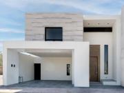 Casa en VENTA en Residencial Senderos, Amenidades con...