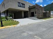 Casa en venta en Residencial y Club de Golf la...