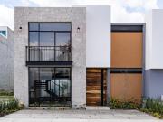 CASA EN VENTA EN RINCON DE ALTOZANO MORELIA