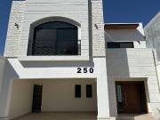 Casa en venta en Rincón de los Encinos, Saltillo,...