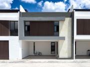 CASA EN VENTA EN RINCONADA JACARANDAS MODELO 2